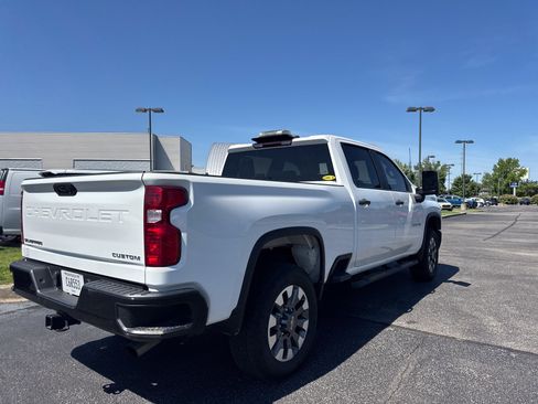Used 2024 Chevrolet Silverado 2500 Custom w/ Custom Convenience Package AWD/4WD image 3