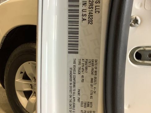 Certified 2024 RAM 1500 Classic SLT AWD/4WD image 22