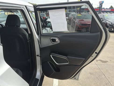 Used 2021 Kia Soul LX FWD image 27
