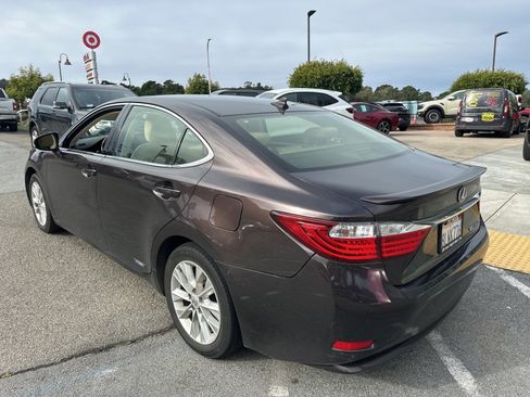 Used 2013 Lexus ES 300h image 4