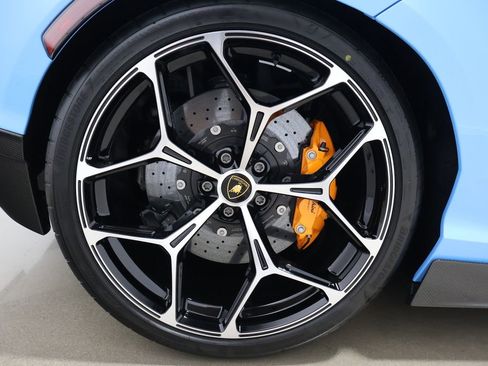 Used 2025 Lamborghini Revuelto AWD/4WD image 26