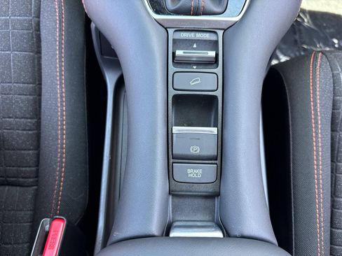 Certified 2025 Honda HR-V Sport image 24