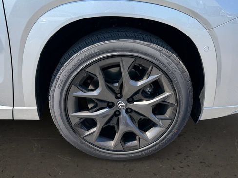 New 2026 Lexus TX 500h AWD image 24