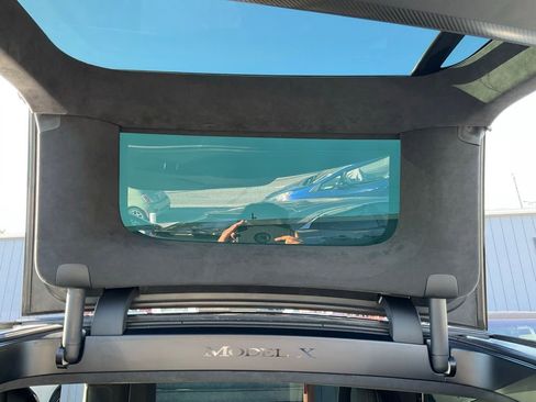 Used 2016 Tesla Model X 90D image 34