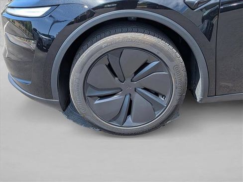 Used 2026 Tesla Model Y 2WD image 15