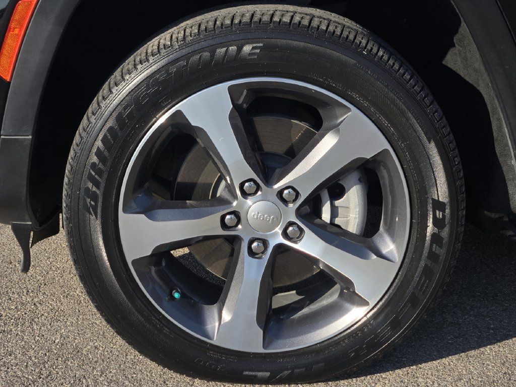 Used 2023 Jeep Grand Cherokee 4WD 4xe image 12