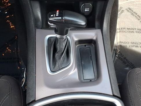 Used 2023 Dodge Charger SXT RWD image 12