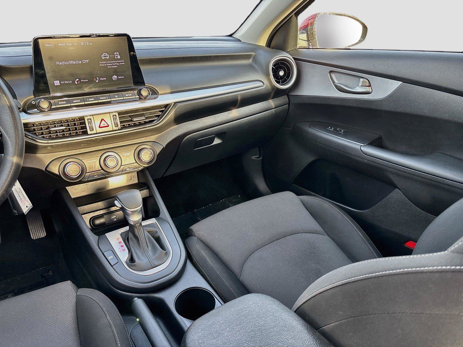 Used 2022 Kia Forte LXS w/ LXS Technology Package FWD image 21