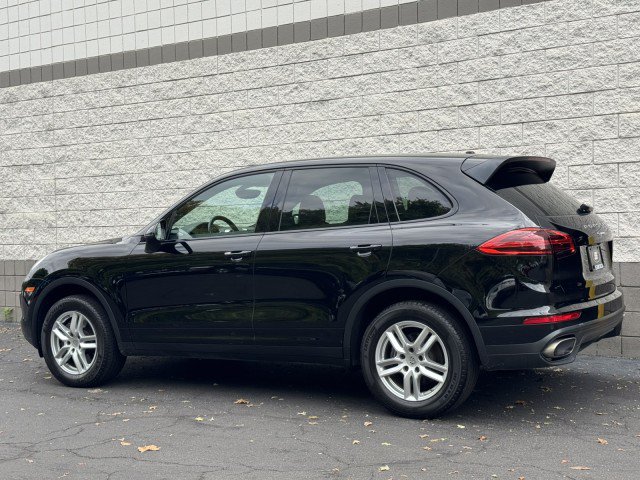 Used 2016 Porsche Cayenne w/ Premium Package AWD/4WD image 35
