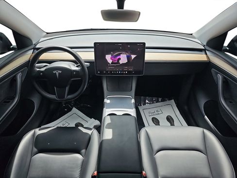 Used 2023 Tesla Model Y AWD image 10