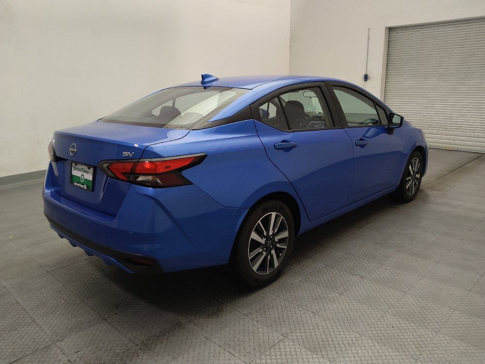 Used 2024 Nissan Versa SV FWD image 9