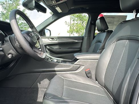 New 2026 Jeep Grand Cherokee L Limited AWD/4WD image 9