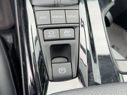 Used 2025 Toyota Camry XLE w/ Premium Package image 27