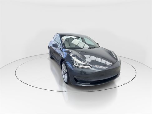 Used 2018 Tesla Model 3 Long Range image 2