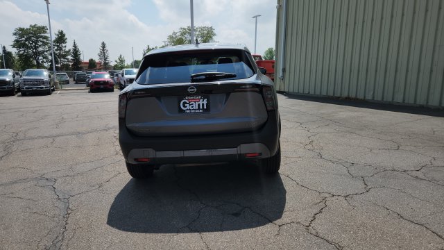 Used 2025 Nissan Kicks SV AWD/4WD image 9
