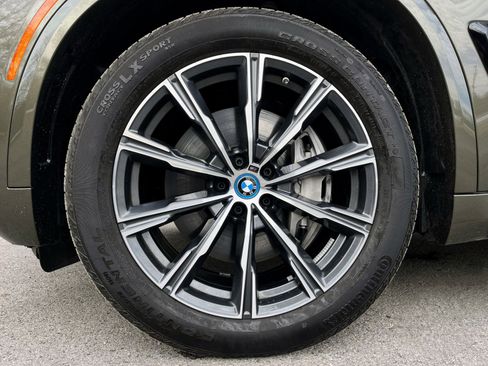 Used 2024 BMW X5 xDrive50e w/ M Sport Package image 9