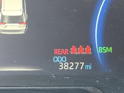 Used 2025 Toyota RAV4 XLE image 23