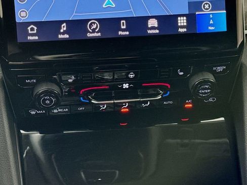 Used 2024 Jeep Grand Cherokee Limited image 20