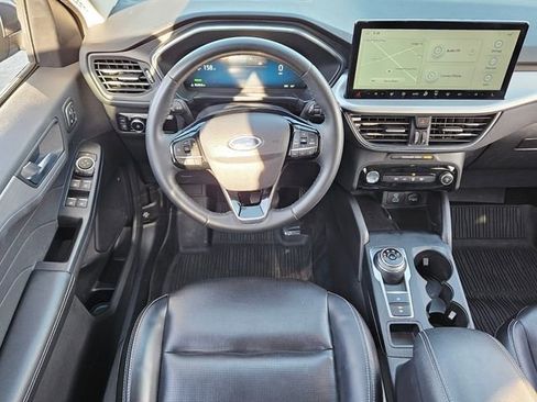 Used 2023 Ford Escape Platinum image 7