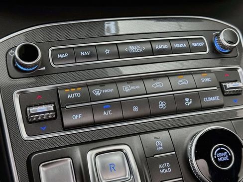 Used 2022 Hyundai Santa Fe Calligraphy FWD image 17