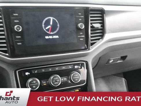 Used 2022 Volkswagen Atlas Cross Sport SEL R-Line AWD/4WD image 19
