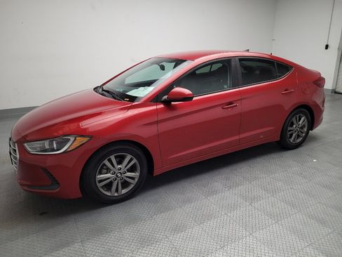 Used 2017 Hyundai Elantra SE image 2