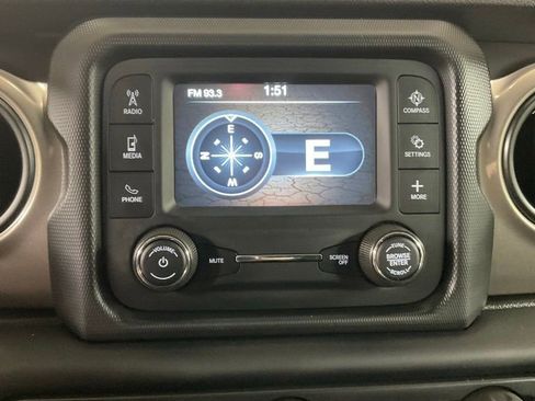 Used 2018 Jeep Wrangler Unlimited Sport image 17