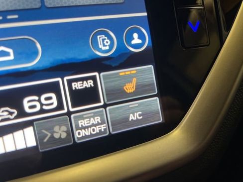 Used 2024 Subaru Ascent Premium w/ Convenience Package image 32