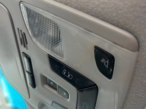 Used 2013 Toyota Sienna SE image 38