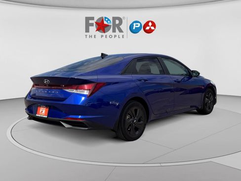 Used 2023 Hyundai Elantra SEL FWD image 5
