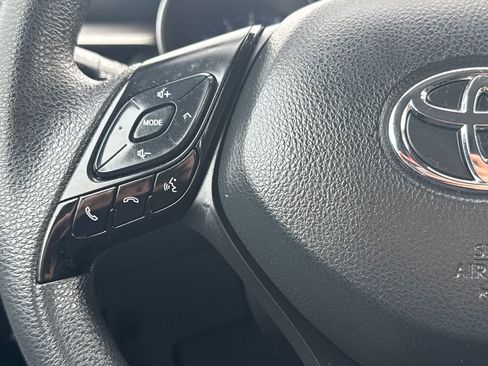 Used 2021 Toyota C-HR LE image 18