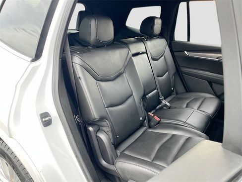 Used 2023 Cadillac XT6 Luxury image 29