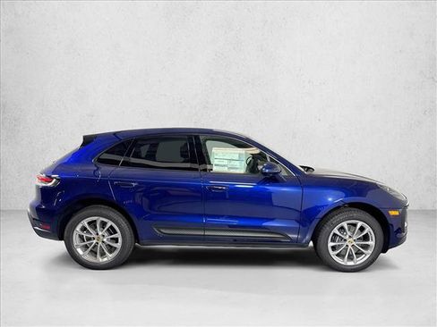 Certified 2026 Porsche Macan AWD/4WD image 8