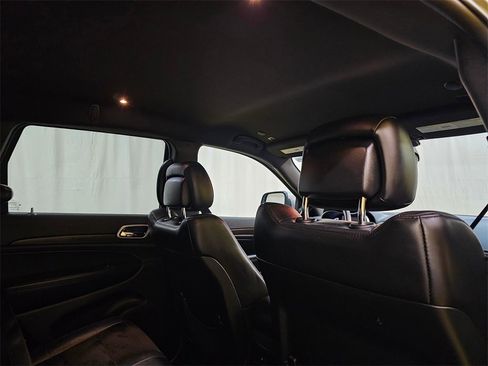 Used 2018 Jeep Grand Cherokee Altitude image 15