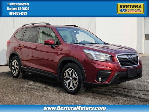 Used 2021 Subaru Forester Premium image 1