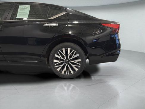 Used 2024 Nissan Altima 2.5 SV image 22