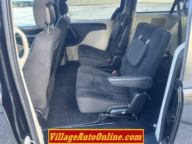Used 2019 Dodge Grand Caravan SE w/ UConnect Hands-Free Group FWD image 23