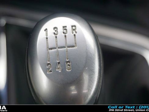 Used 2014 Dodge Challenger R/T image 18