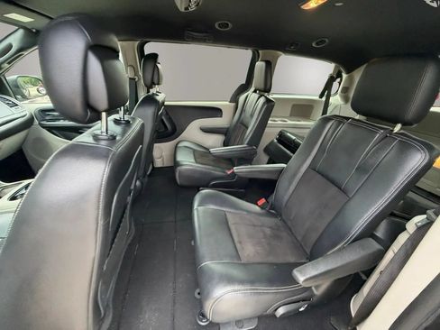 Used 2020 Dodge Grand Caravan SXT FWD image 25