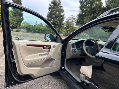 Used 2003 Volvo V70 image 21