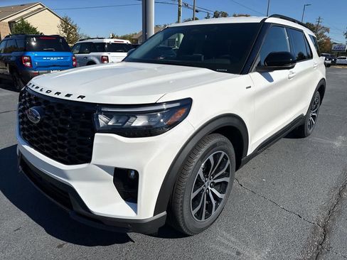New 2026 Ford Explorer ST-Line w/ Premium Package RWD image 4