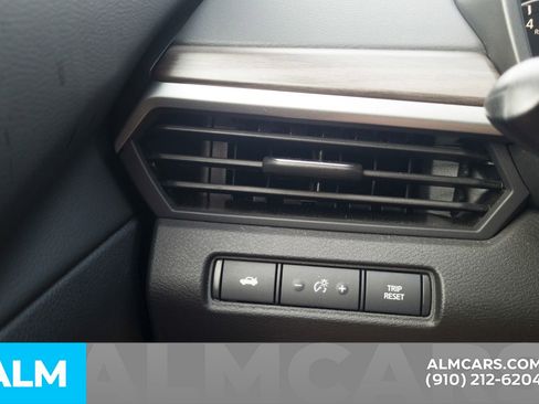 Used 2025 Nissan Altima 2.5 SV image 32