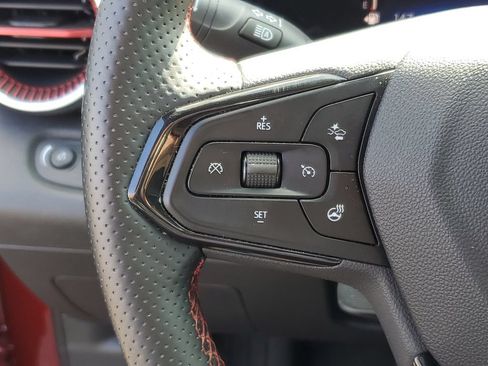 Used 2024 Chevrolet Trax RS w/ Sunroof Package FWD image 16