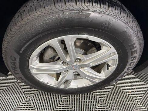 Used 2022 GMC Terrain SLE w/ Driver Convenience Package image 14