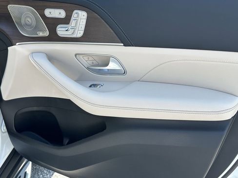 New 2026 Mercedes-Benz GLS 450 4MATIC image 16