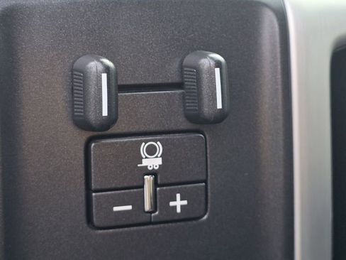 Used 2018 GMC Sierra 1500 SLE w/ SLE Value Package image 13