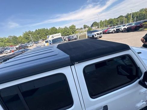 Used 2021 Jeep Gladiator Overland w/ Popular Equipment Package AWD/4WD image 4