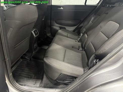 Used 2017 Kia Sportage LX image 9