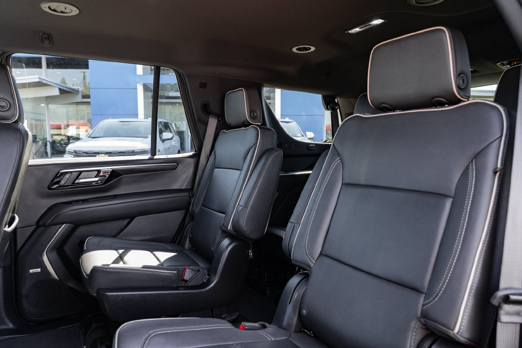 Used 2025 Chevrolet Tahoe Premier AWD/4WD image 29