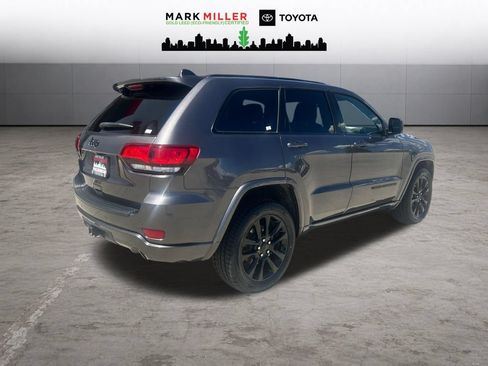 Used 2021 Jeep Grand Cherokee Laredo X AWD/4WD image 6